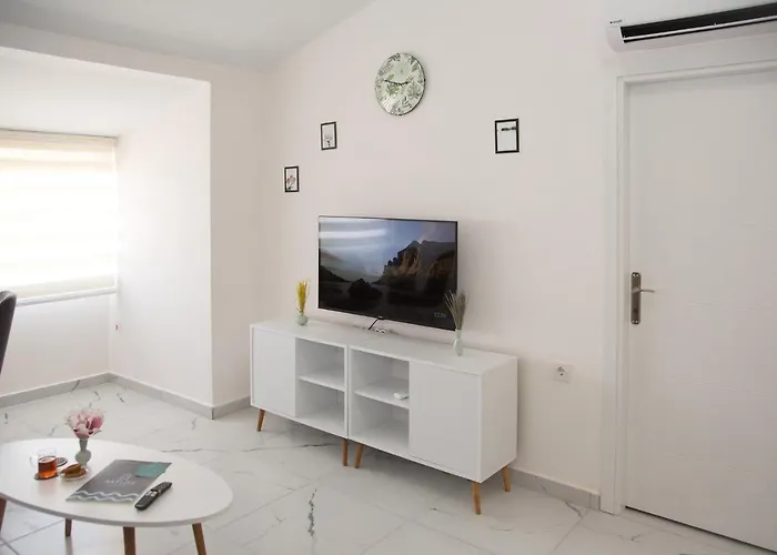 Apartment Art Life Flora в спальне нет окна